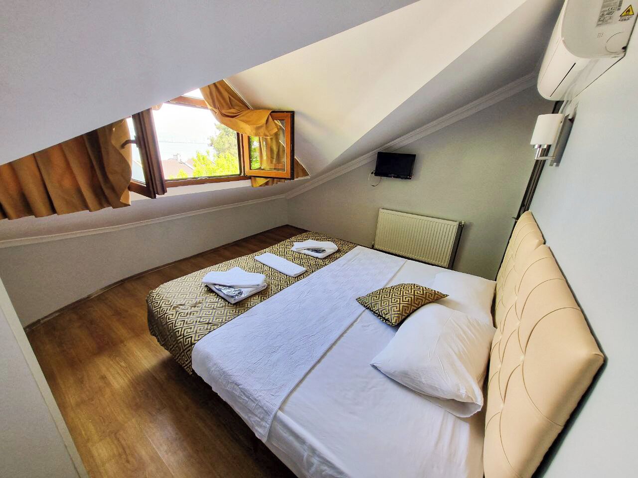 economy room | premium bedding, soundproofing, free wifi, bed sheets