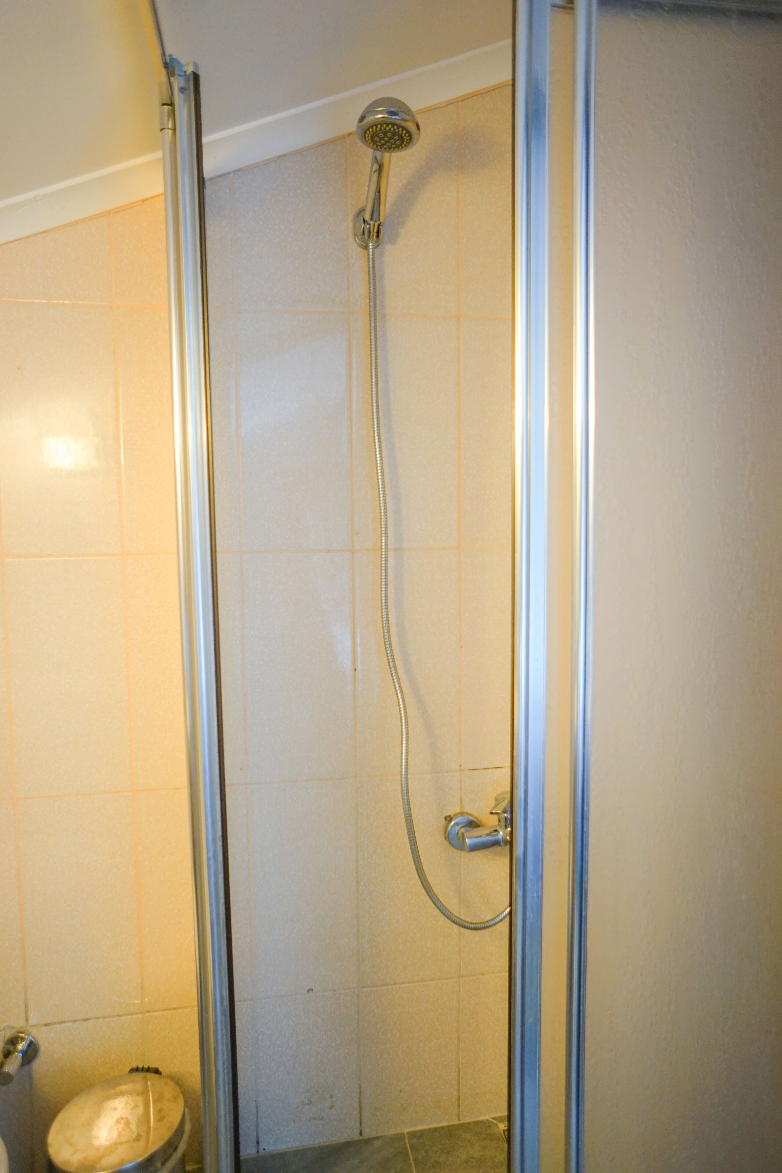 deluxe deniz manzarali oda | bathroom | shower, rainfall showerhead, free toiletries, hair dryer