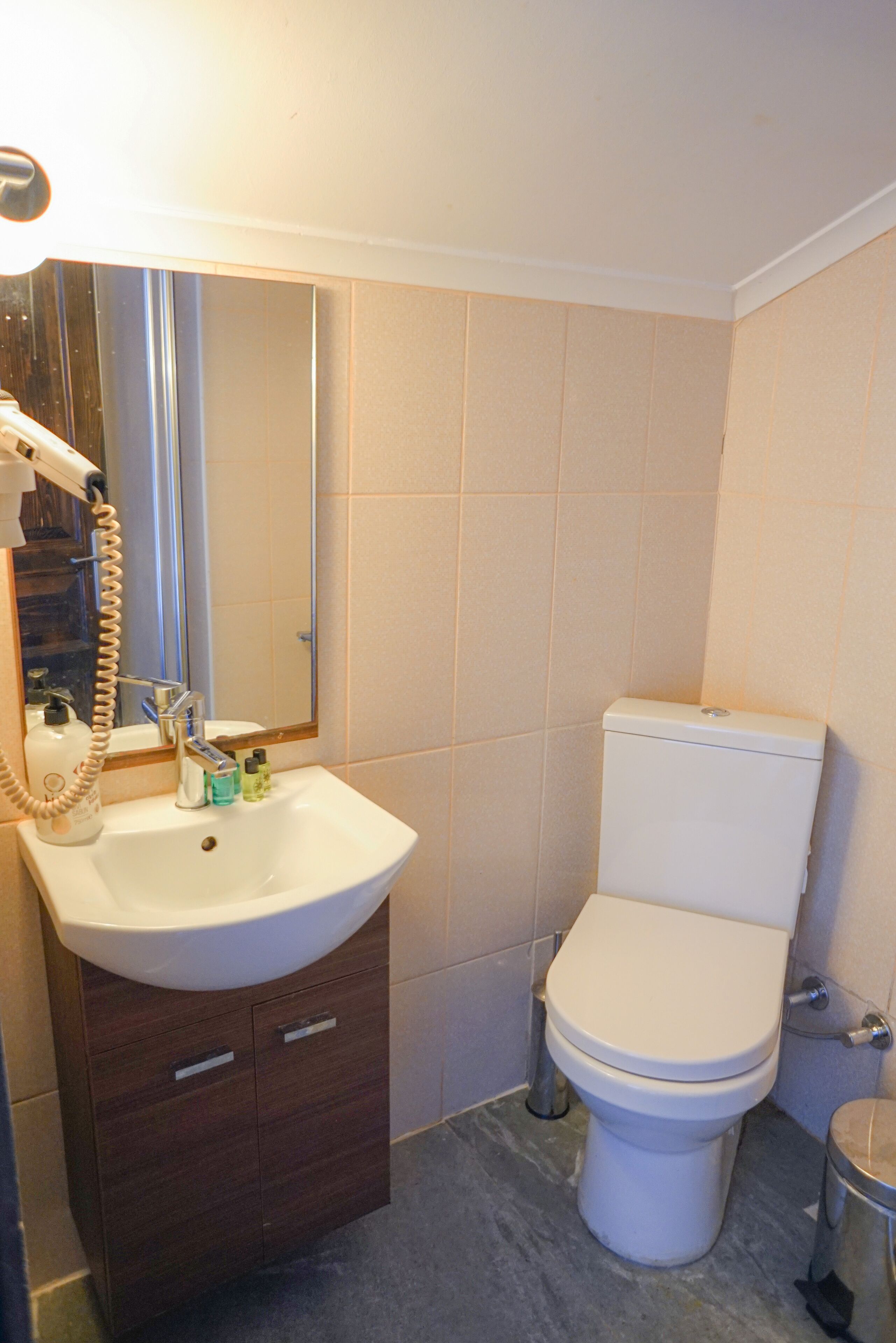 deluxe deniz manzarali oda | bathroom | shower, rainfall showerhead, free toiletries, hair dryer