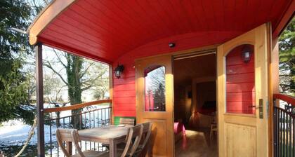 Roulotte spacieuse au cĆur d'Ecouves - Animaux acceptĂ©s