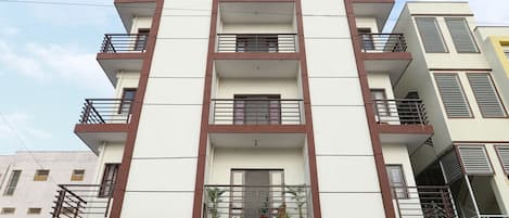 Mặt tiền nơi lưu trú