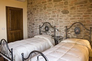 6 soverom, strykejern/-brett, reiseseng for barn og wi-fi (inkludert)