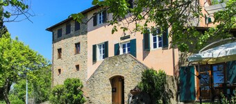 Villa / Independent home in Ponte A Moriano with 6 bedrooms sleeps 14