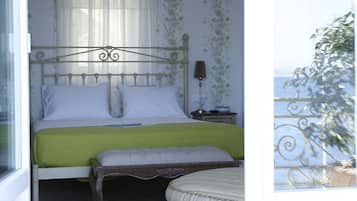 Deluxe Double Room, 1 King Bed | In-room safe, individually decorated, individually furnished
