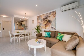 TV - House with pool Son Moleto near the beach (Sa Rapita)