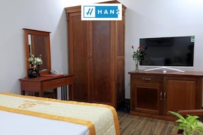 1 bedroom, Egyptian cotton sheets, premium bedding, memory foam beds
