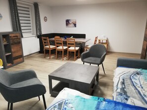 Interior - Family-friendly, for up to 3 people, pets allowed, close to the beach (Burhave)