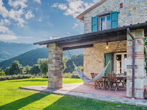 Villa / Independent home in Lucca with 3 bedrooms sleeps 6