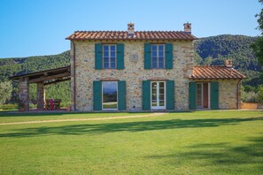 Exterior - Villa / Independent home in Lucca with 3 bedrooms sleeps 6 (Lucca)