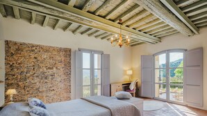 Room - Villa / Independent home in Lucca with 5 bedrooms sleeps 10 (Lucca)
