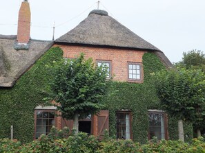 Exterior - Old school Goting, southern class (Nieblum)
