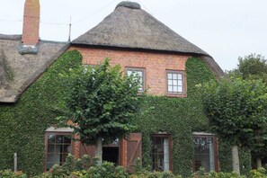 Exterior - Old school Goting, southern class (Nieblum)
