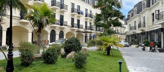 Hue Crown Boutique Hotel