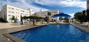 6 piscinas externas