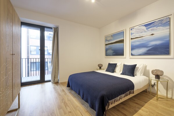 1 غرفة نوم وأغطية فراش متميزة ومساحة عمل للكمبيوتر المحمول وستائر تعتيم