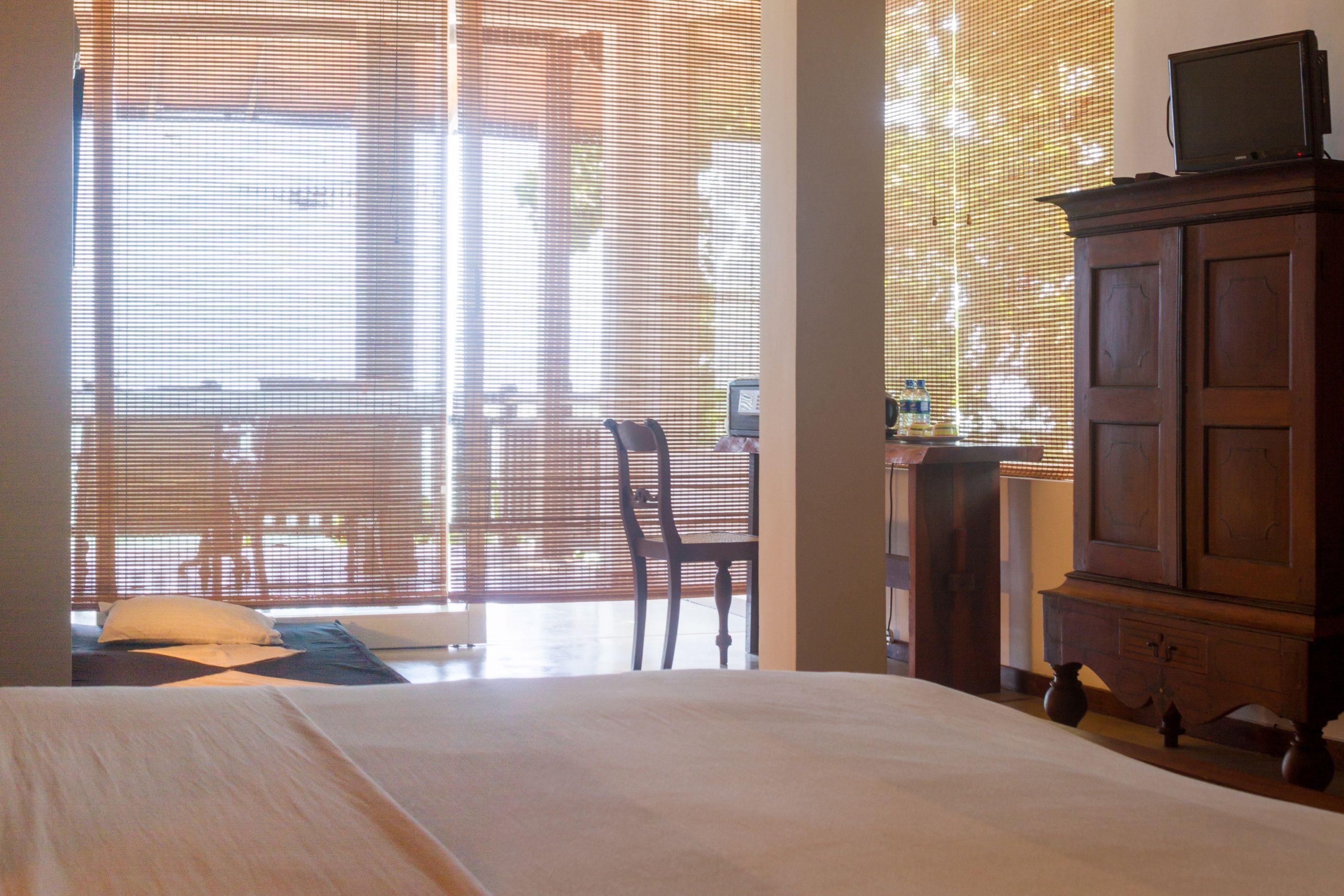 豪華客房, 1 張特大雙人床, 海景 | 房內夾萬、書桌、免費 Wi-Fi、床單