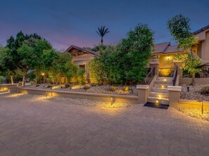 Property grounds - Mountain view retreat |Pool| |Hot tub| |Misters| (Paradise Valley)