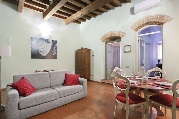 Classic-Apartment, 1 Schlafzimmer | Wohnbereich