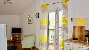 Apartment, 2 Bedrooms (5) | Private kitchen - Apartments Jasmin (Medulin)