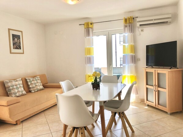 Apartment, 1 Schlafzimmer (1) | Eigene Küche | Kühlschrank, Herdplatte, Wasserkocher mit Kaffee-/Teezubehör