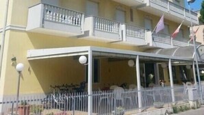 Front of property - Hotel Tre Rose (Rimini)