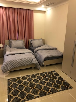 3 bedrooms, in-room safe - Muhanna Chalets (Al Khiran)