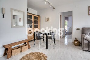 Dining - APARTMENT WITH AIR CONDITIONING & BIG TERRACE AT 5 MINUTES FROM THE MAIN BEACH (Platja d'Aro)