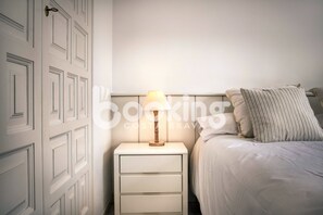 2 habitaciones, tabla de planchar con plancha y wifi gratis 