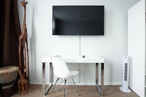 Apartment (Cape Town) | Television