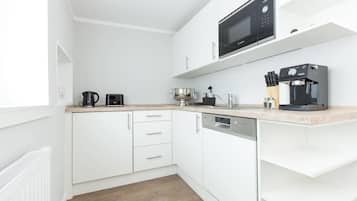 Íbúð (Paris) | Einkaeldhús | Ísskápur í fullri stærð, örbylgjuofn, eldavélarhellur, uppþvottavél