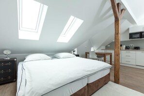 Appartement (Amsterdam) | 1 slaapkamer, individueel gedecoreerd, individueel gemeubileerd