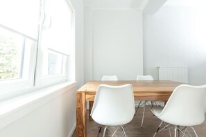 Apartment (New York) | In-room dining - Chillinghouse 11 (Siegburg)