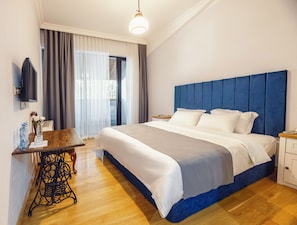 Bộ đồ giường cao cấp, nệm cao su hoạt tính (memory foam)