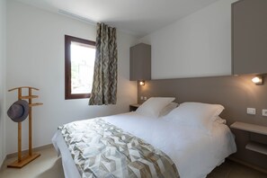 Premium bedding, in-room safe, soundproofing, iron/ironing board - Résidence A Marella (Monticello)