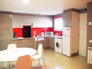 Fridge, microwave, oven, dishwasher - APARTMENT WITH A/C IN THE CENTER OF PLATJA D'ARO, AT 5 MINUTES FROM THE BEACH (Platja d'Aro)