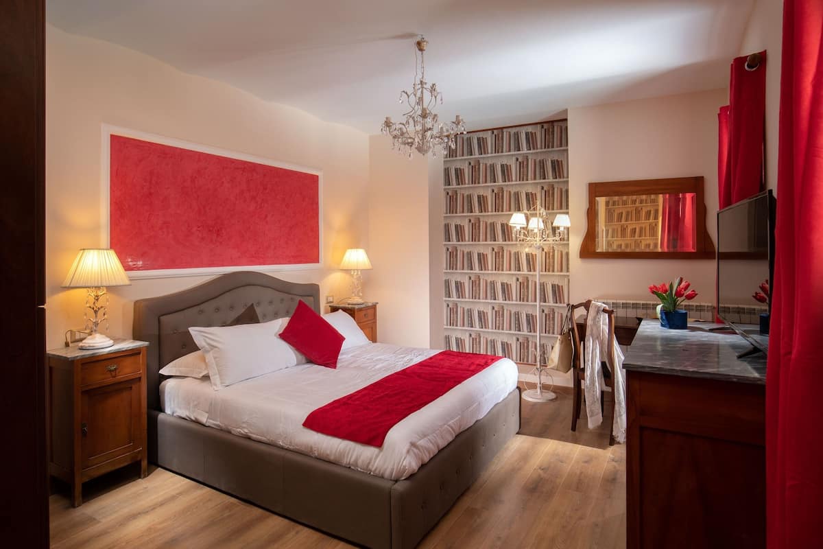 Habitación doble estándar | Escritorio, wifi gratis y ropa de cama