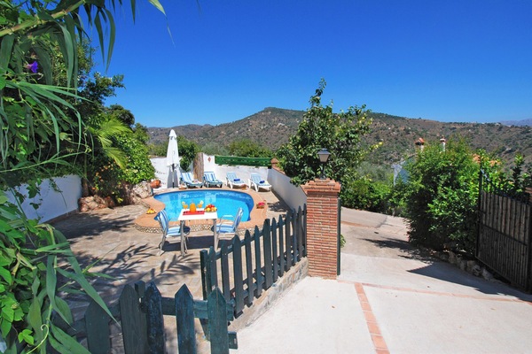 Casa El Algarrobo. Disconnect, surrounded by the beauty of nature.