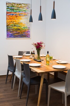 Design Apartment | In-room dining - BENSIMON apartments Charlottenburg (Berlin)