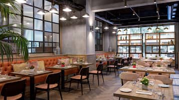 Dinner served, Italian cuisine