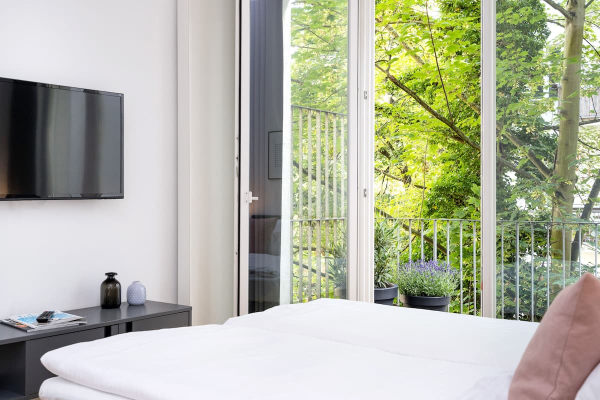 Two-Bedroom Apartment with Terrace | 1 bedroom, hypo-allergenic bedding, memory foam beds, in-room safe