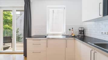 Apartment mit Balkon | Eigene Küche | Kühlschrank, Ofen, Herdplatte, Geschirrspüler