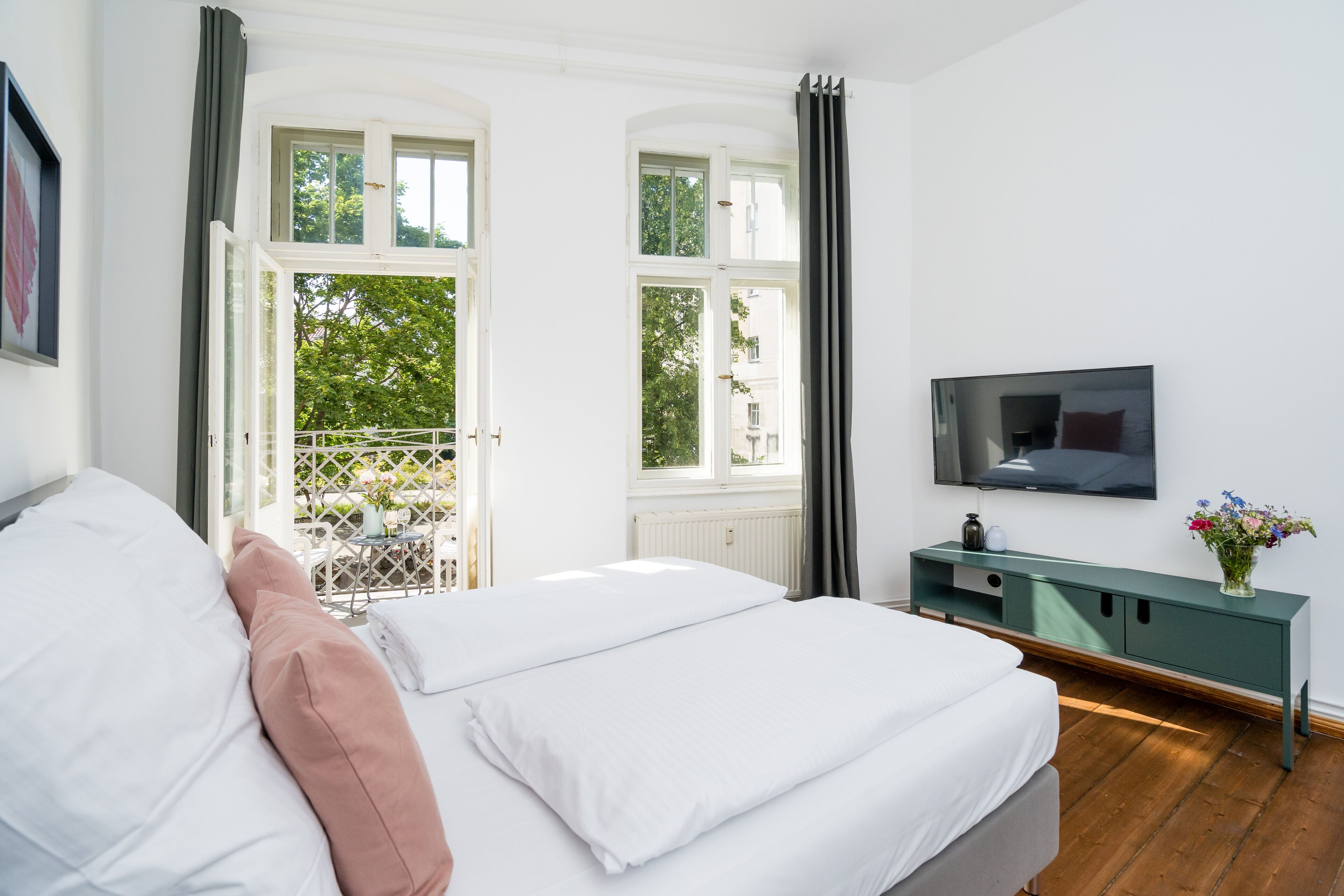 One-Bedroom Apartment with Balcony