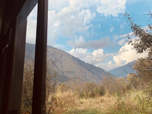 MahaaDev-mökki, Mansari | Homestay | Hostelli | Huoneet