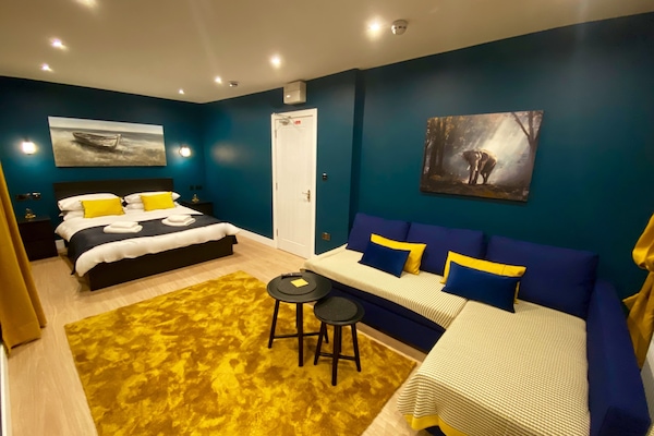 King Suite | Individually decorated, individually furnished, desk, laptop workspace