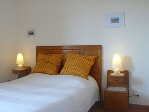 Chambre Triple (Château) | Décoration personnalisée, ameublement personnalisé, bureau