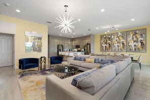 House, Multiple Beds (ST016V: 10 Bed, Treehouse, Harry Pott) | Living room | Flat-screen TV, fireplace, video games, foosball - St016v: 10 Bed, Treehouse, Harry Potter (Davenport)