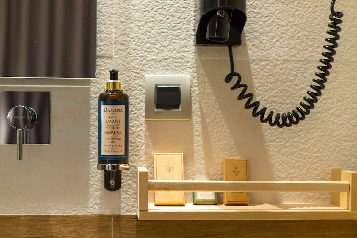 economy double room | 1 bedroom, premium bedding, tempur-pedic beds, in-room safe