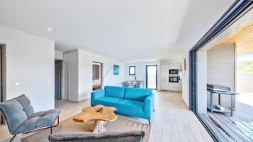 Villa 6 personnes - 3 chambres - Climatisation - Piscine Privée 7m - Jardin | Coin séjour | Télévision