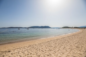 Beach nearby - Pierre & Vacances Résidence Premium Vesna Rossa (Lecci)