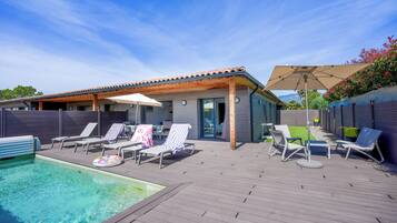 Villa for 8 people - 4 bedrooms - Air-conditioned - Private 7m pool - Spacious terrace | Garden view